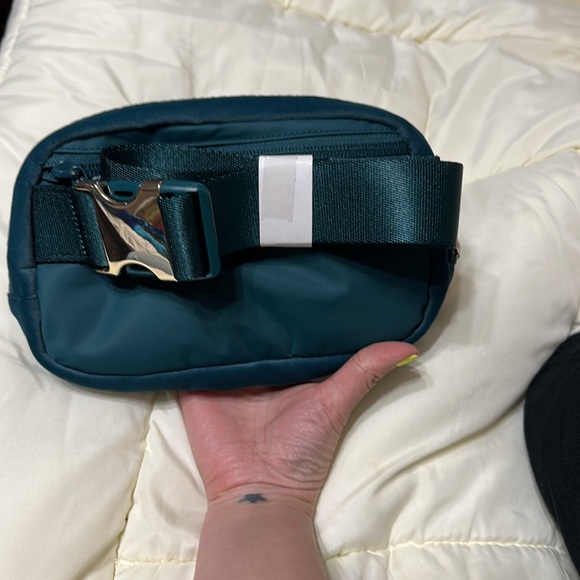 Lululemon everywhere belt bag “velour” - Picture 2 of 6